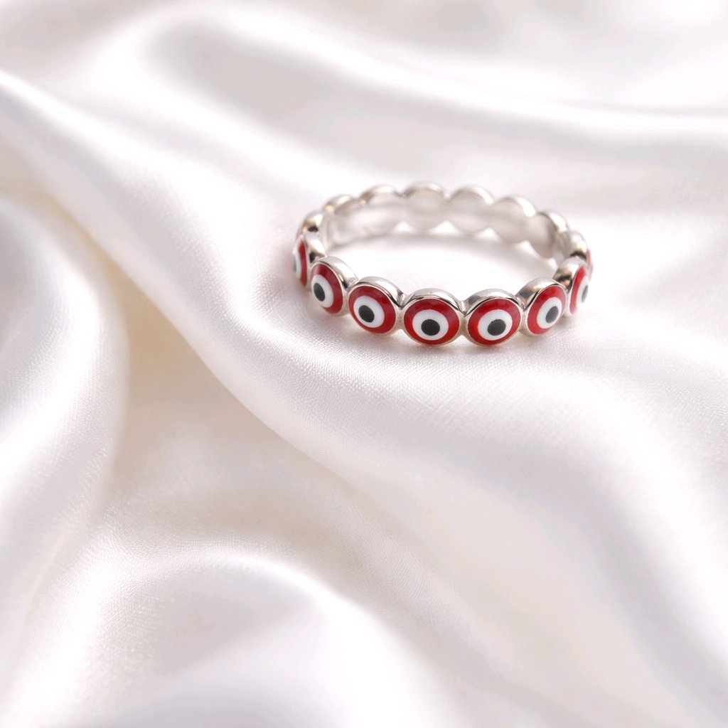 Eyes rings