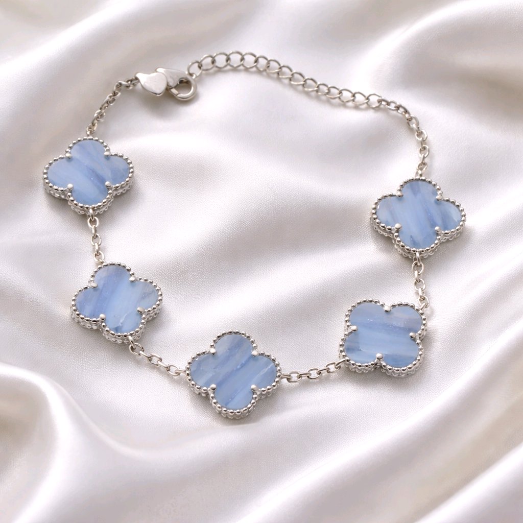 Clover bracelet