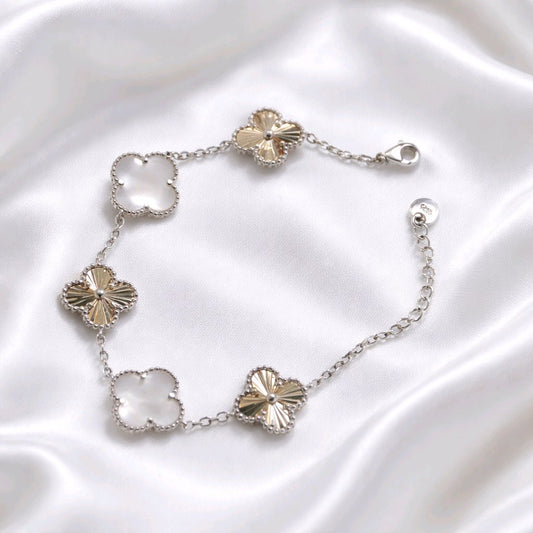 Clover bracelet