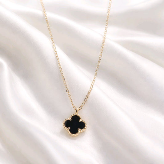 Onix Clover Necklace